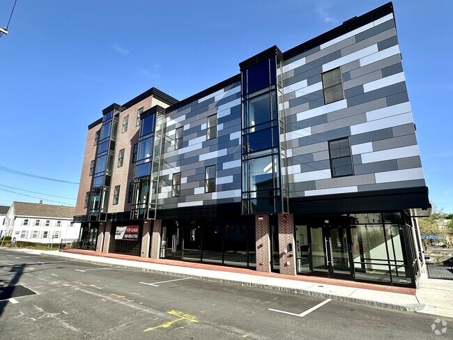 Building Photo - 21 Summer St Unit 301 Rental