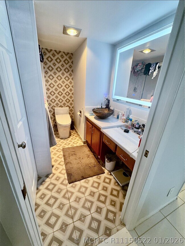 4063 Yarmouth E