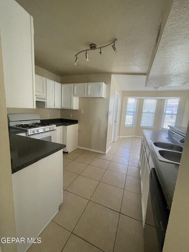 Photo - 13928 Pete La Rue Cir