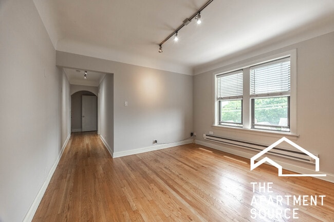 Photo - 2311 N Rockwell St Unit 1C