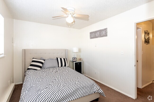 1BR, 1BA - 448SF