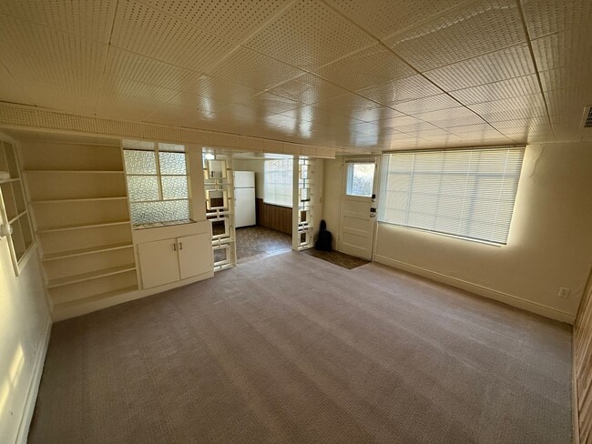 Building Photo - 1270 E Sherman Ave Unit 1