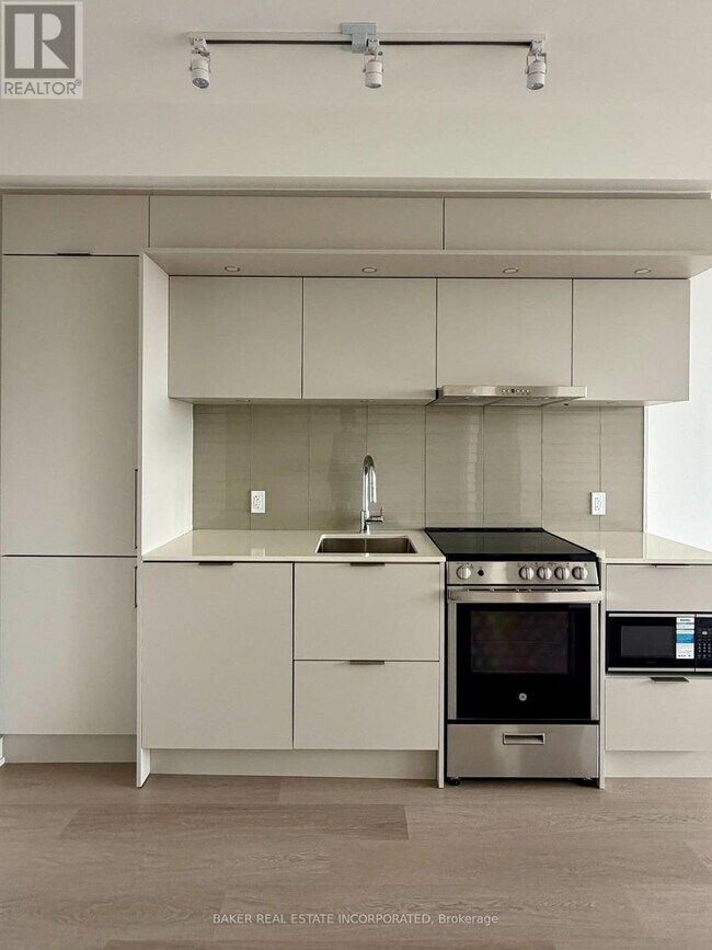 Photo - 448 Burnhamthorpe Rd W Unit 2410