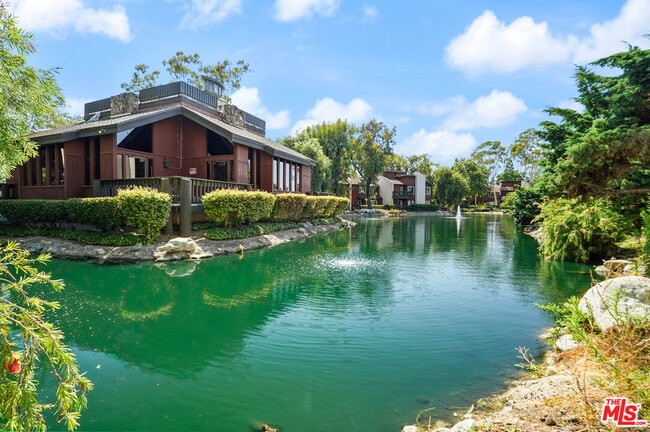 Building Photo - 9103 Summertime Ln