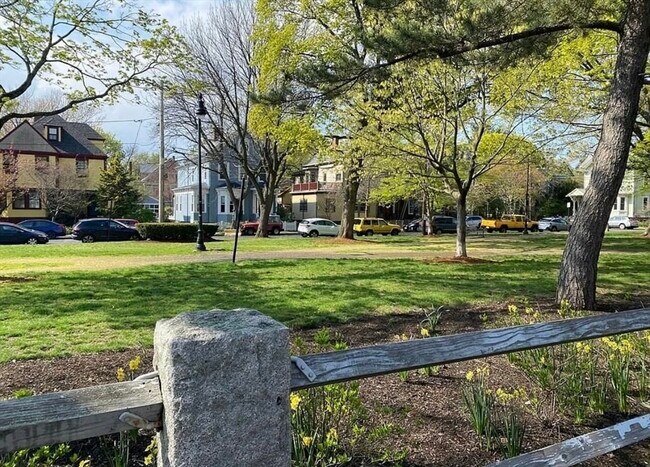 Photo - 322 Brookline St Unidad 4