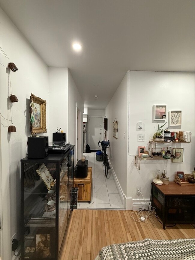 Building Photo - 318 Cooper St Unit 18