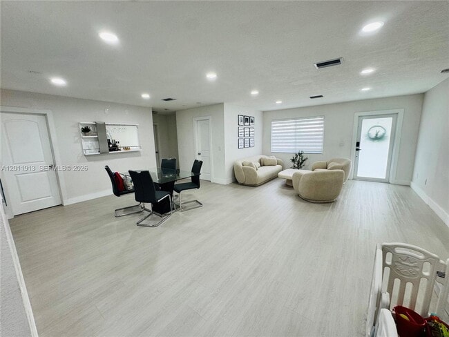 Photo - 75 SW 18th Ave