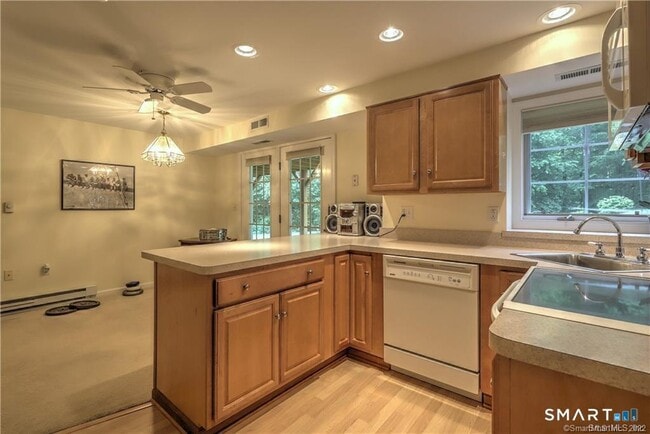 Photo - 18 Gaylor Dr