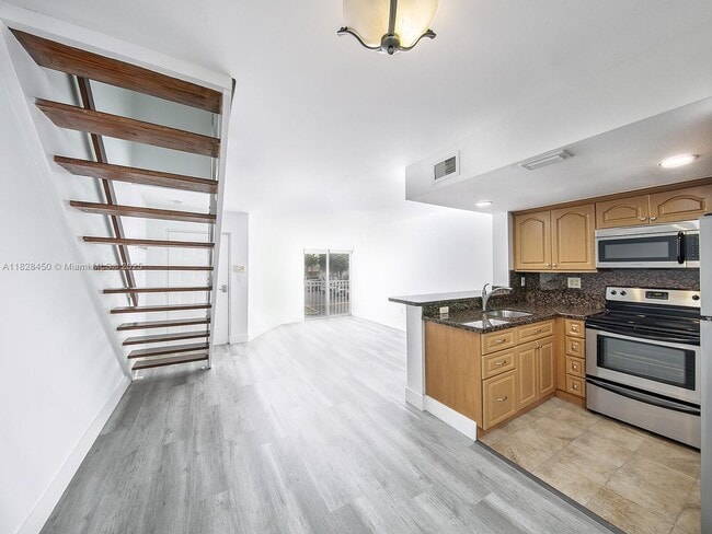 Photo - 670 NW 85th Pl Unidad 11-201