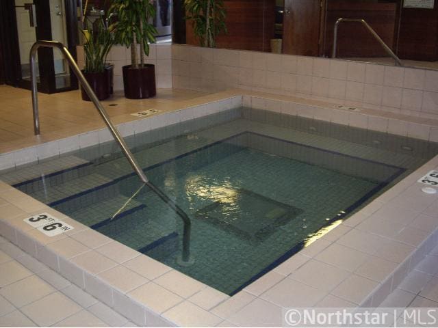 Jacuzzi - 433 S 7th St Unit 1913