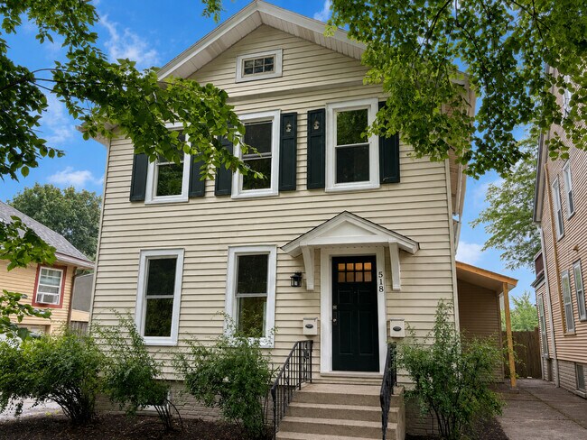 Building Photo - 518 Hamilton St Unit 2