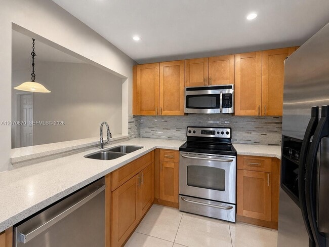 Photo - 454 NE 210th Cir Terrace Unidad 202-7B
