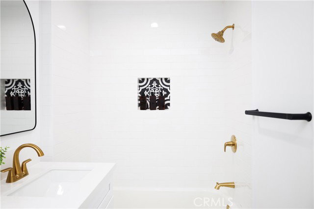 Photo - 1039 Gladys Ave