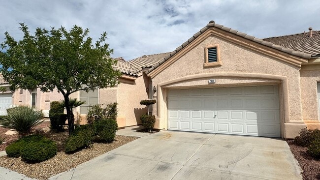 Building Photo - Upscale Executive Living