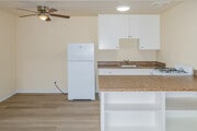 1BR, 1BA - 460SF - Kitchen / Dining Room