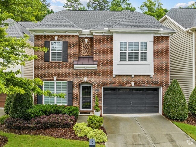 Building Photo - Gorgeous 3 Bedroom Townhome w/ Premium Fin...