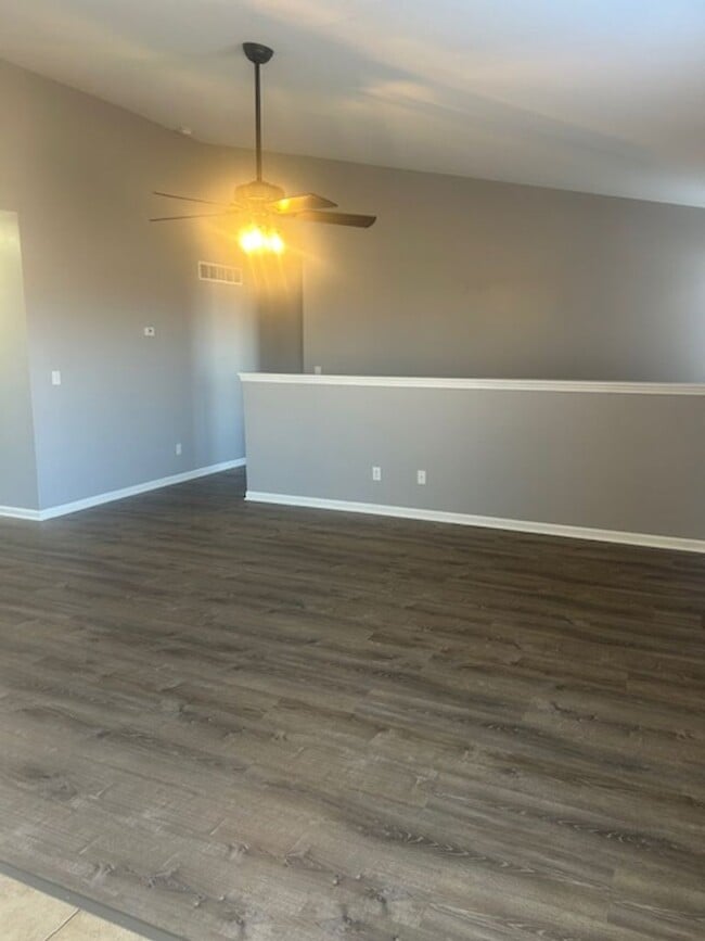 Photo - Beautiful 5 Bedroom Home!