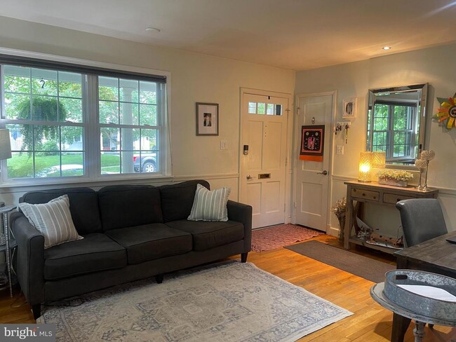 Photo - 4411 Edgefield Rd House