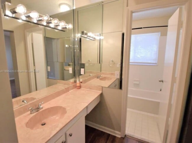 Photo - 2069 Discovery Cir W