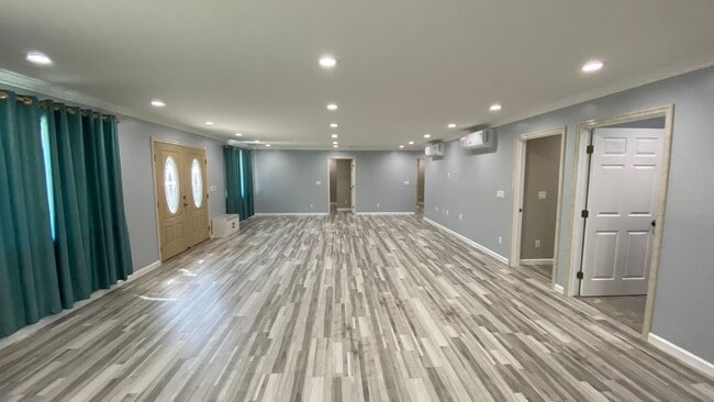 Building Photo - NEWLY BUILT 4BD HOME NESTLED IN WAIMALU!