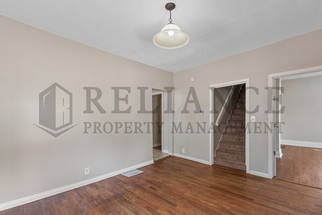 Photo - 826 W Mentor St