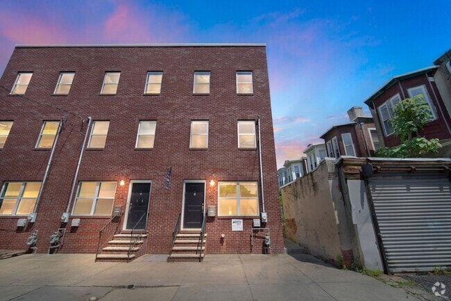 Building Photo - 515 N Budd St Rental
