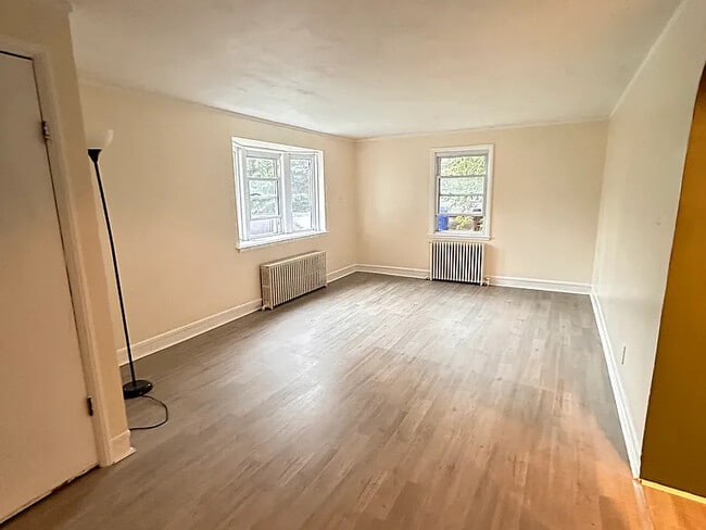 Viviendo - 158 Edgemere Ave