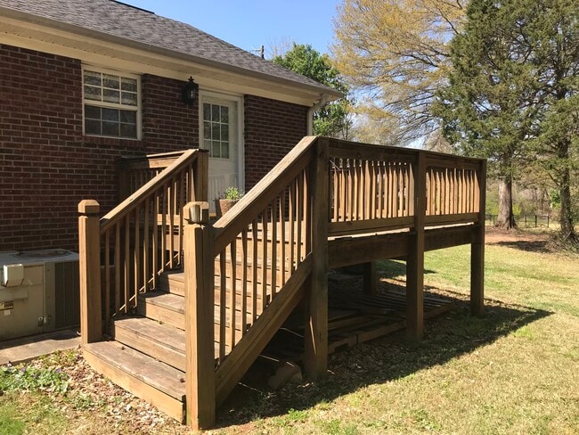 Photo - 322 Elizabeth Alexandra Cir Unidad 0