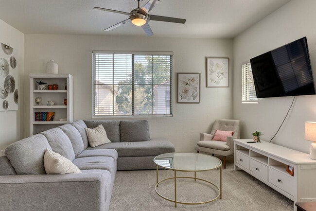 Building Photo - 2837 E Dunbar Dr Unit SI FL2-ID1608048P