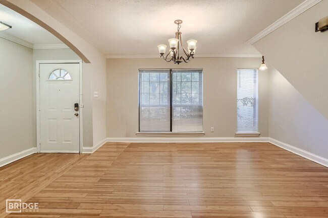 Photo - 303 Trailridge Dr