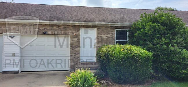 Building Photo - Single Level 2 Bed Apartment with Attached Garage