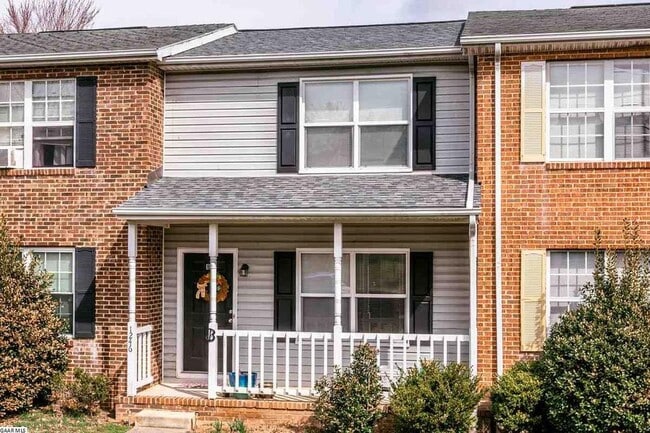 Photo - 1246 Goldfinch Dr