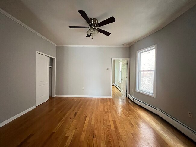 262 Bergen Ave 3R - 268 Bergen Ave Unit 3R