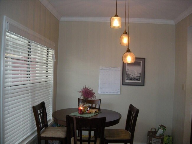 Photo - 915 W 23rd St Unit 211