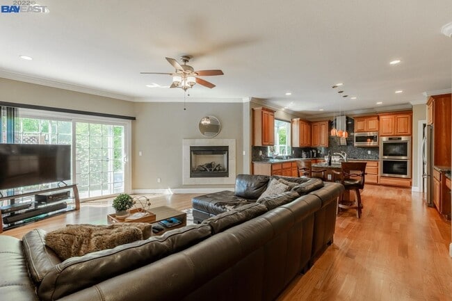 Photo - Live Exceptionally in This Peaceful Willow Glen Executive Home; 4 bed/ 4.5 bath