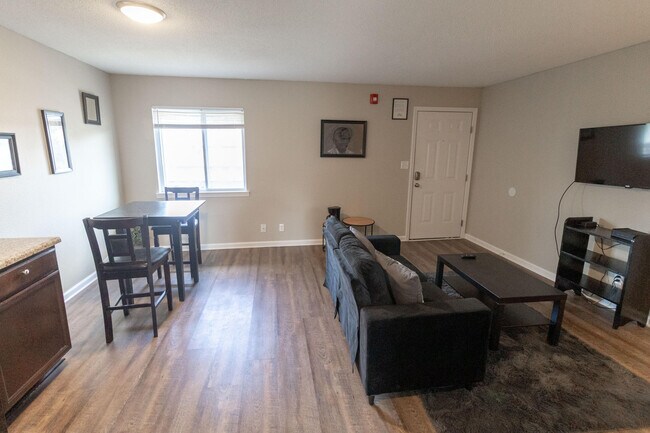 Photo - 105 N Garth Ave Unidad 54