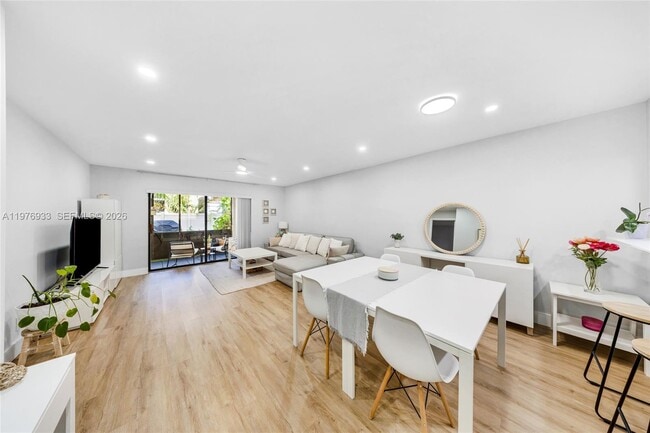 Photo - 130 S Cypress Rd Unit 612