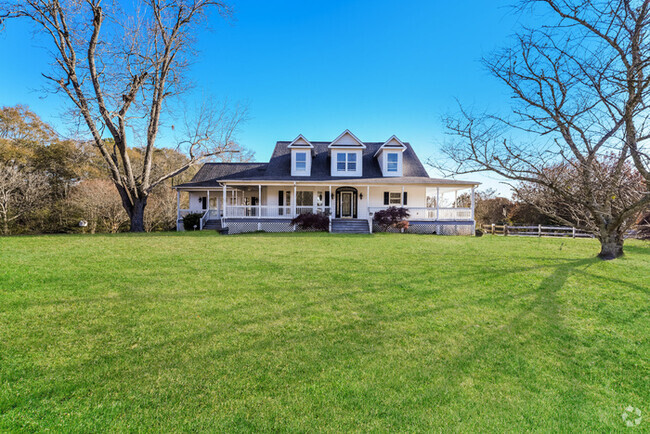 Building Photo - 5-Bedroom Home with Pool in Covington, GA!