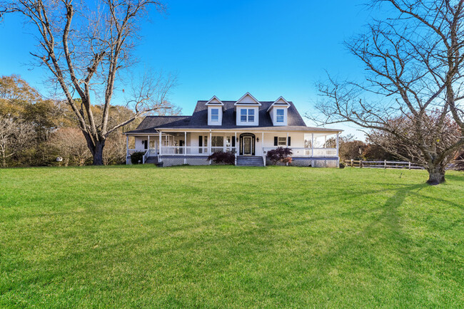 5-Bedroom Home with Pool in Covington, GA! - 5-Bedroom Home with Pool in Covington, GA!