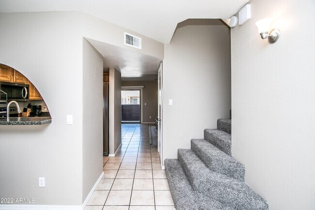 Photo - 626 W 14th St