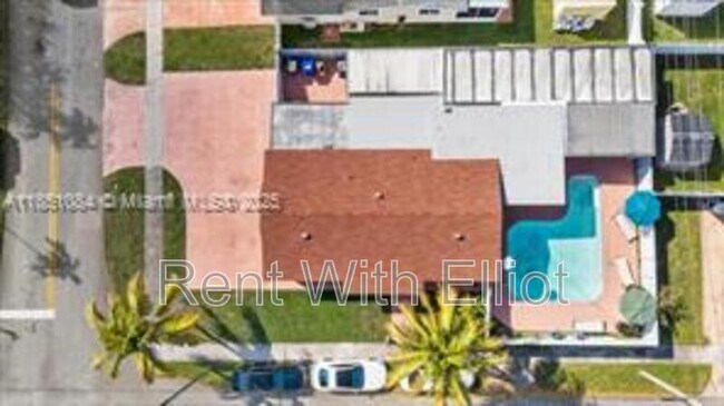 Building Photo - 7601 Simms St