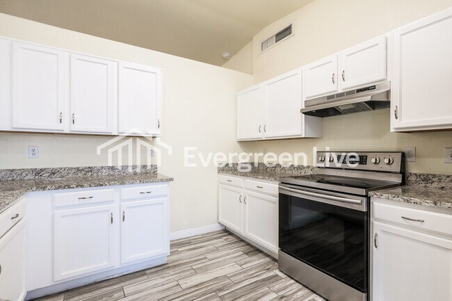 Photo - 1462 W Breakwell St