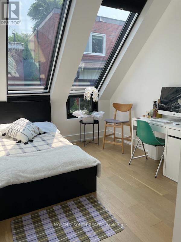 Photo - 918 Manning Ave