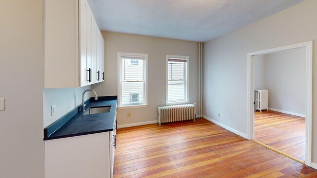 52 Sumner St Unit 5