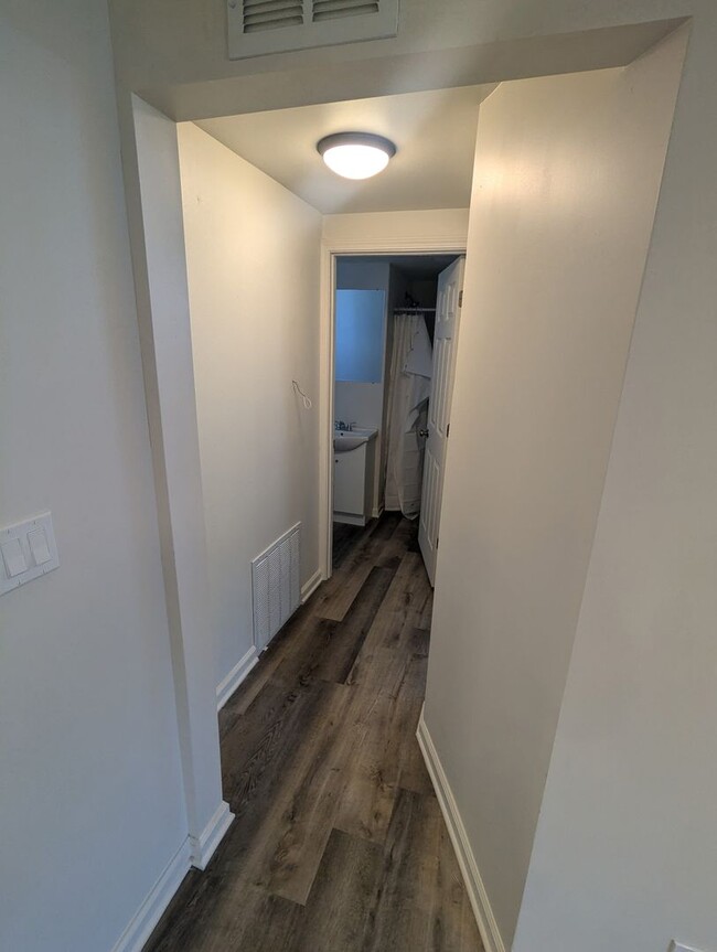 Photo - Dover Oaks LLC Unidad A