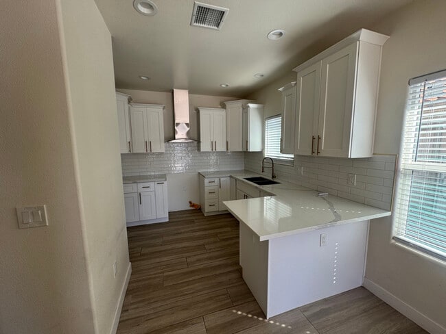 Photo - 1410 E Yucca Dr