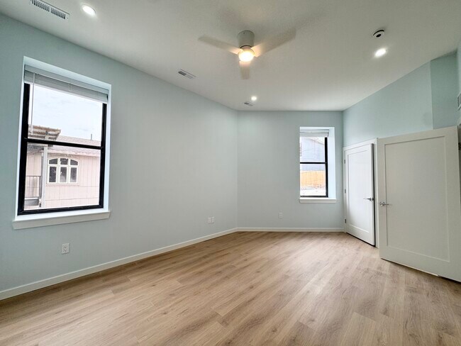 Photo - 517 Gillis St Unidad 203