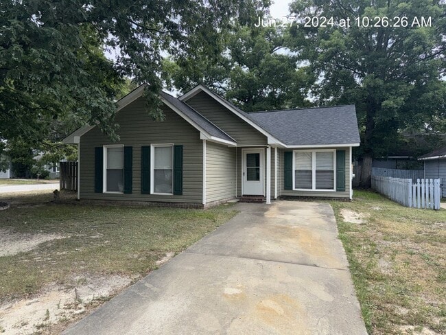 Photo - 501 Hollyberry Ln House