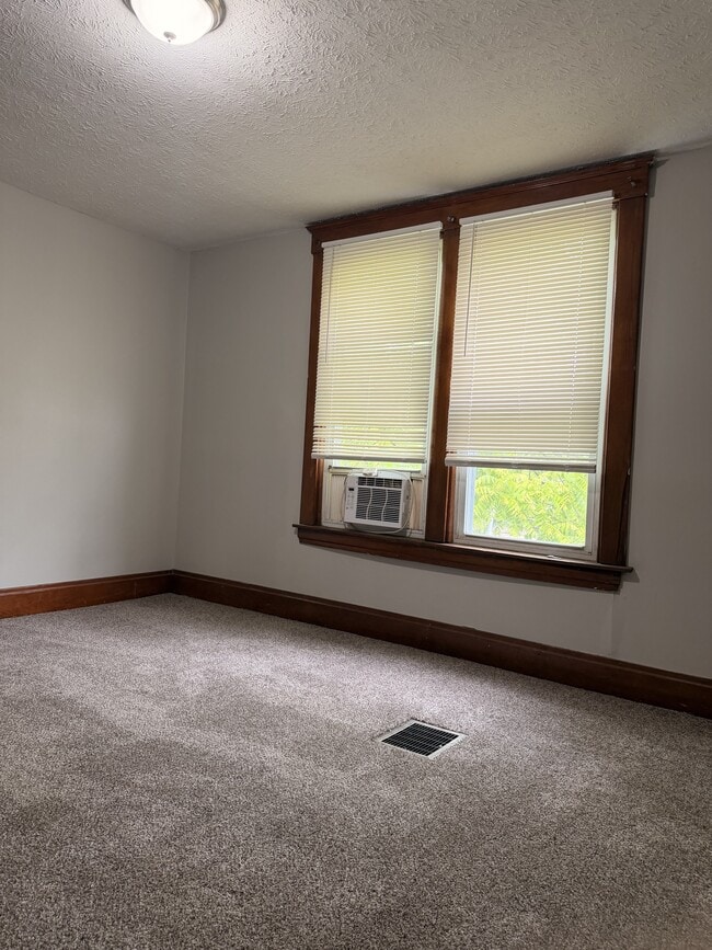 Photo - 1740 Minion Ave