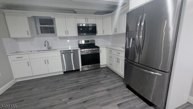 Photo - 549 Palisade Ave